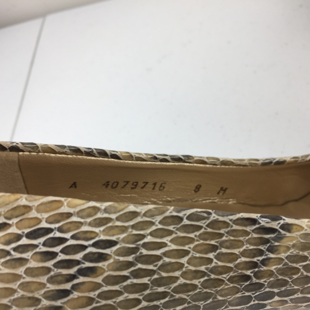 Stuart Weitzman 8 M Snake Skin Plainfield Heels - image 6